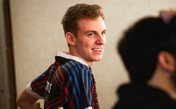 关于TheShy在C9比赛中出色防守，比分优势明显引发热议！的信息